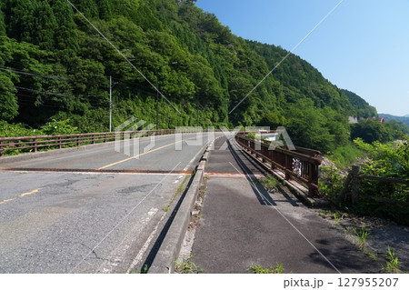 日南湖と巨根橋 127955207