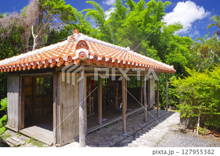 沖縄の古民家 127955382