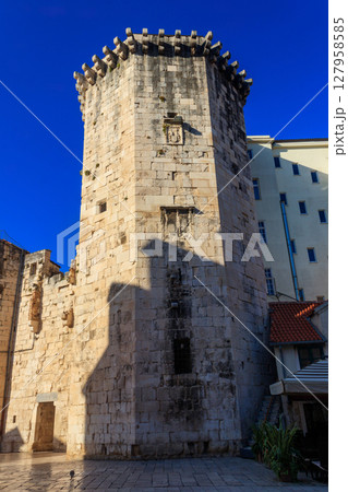 Venetian tower on the Fruit square in Split, Croatia Venetian tower on the Fruit square in Split, Croatia 127958585