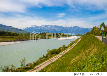 View of the river Rhine between Liechtenstein and Switzerland 127959116