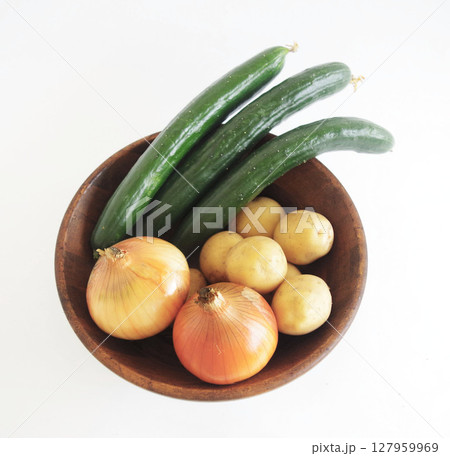 取り立ての野菜 ベジタブル 食材 生野菜 きゅうり 玉ねぎ ジャガイモ 取り立ての野菜 ベジタブル 食材 生野菜 きゅうり 玉ねぎ ジャガイモ 127959969
