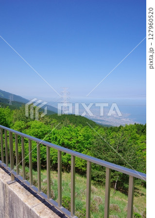 愛媛県四国中央市 翠波北峰展望台から新居浜市方面を望む 愛媛県四国中央市 翠波北峰展望台から新居浜市方面を望む 127960520