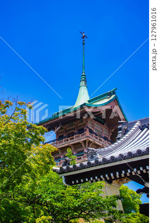 【京都風景】大雲院祇園閣　祇園祭の鉾をモチーフにした斬新なデザイン 127961016
