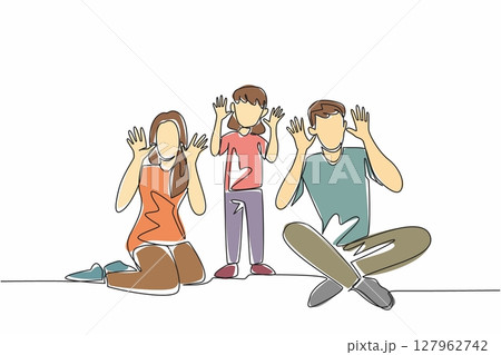 Single one line drawing the daughter stands in the middle of the seated father and mother. Hearing problem. Symbol of not hearing. Mother Father Deaf Day. Continuous line design graphic illustration 127962742