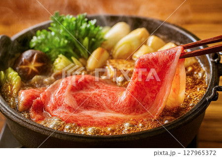 すき焼き 127965372