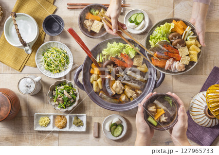 いつもの食卓 寄せ鍋 いつもの食卓 寄せ鍋 127965733