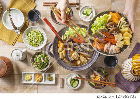 いつもの食卓 寄せ鍋 いつもの食卓 寄せ鍋 127965735