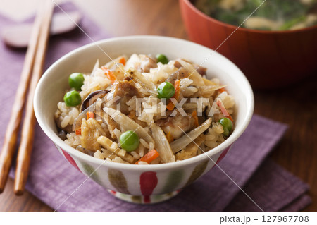 鶏五目炊き込みご飯 127967708