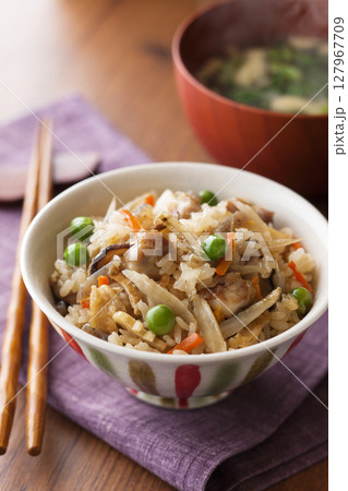 鶏五目炊き込みご飯 127967709