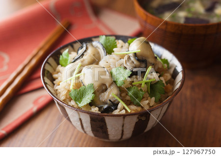 牡蠣の炊き込みご飯 牡蠣の炊き込みご飯 127967750