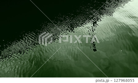 水面 127968055