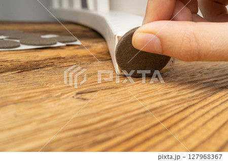 Adhesive Felt Pads Floor Protectors, Anti-Skid Felt Stickers for Chair Legs, Anti-Noise Coating 127968367