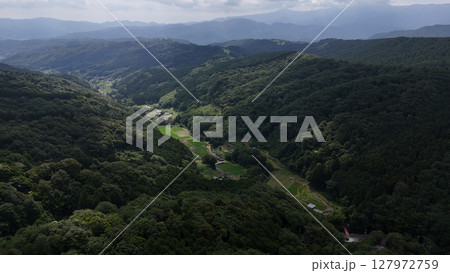 谷間にある集落(空撮) - 静岡県伊豆市、日本 谷間にある集落(空撮) - 静岡県伊豆市、日本 127972759