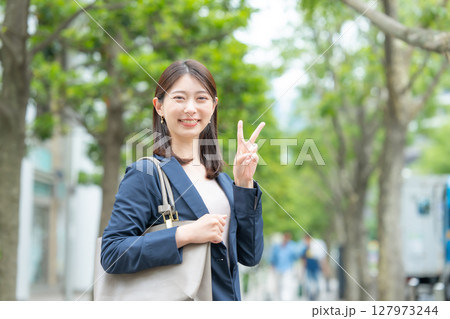 女性 ビジネス 女性 ビジネス 127973244