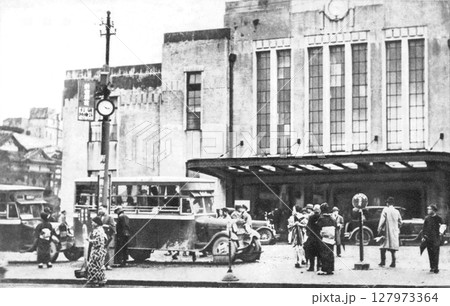 古写真　1932年　東京　新宿駅東口 127973364