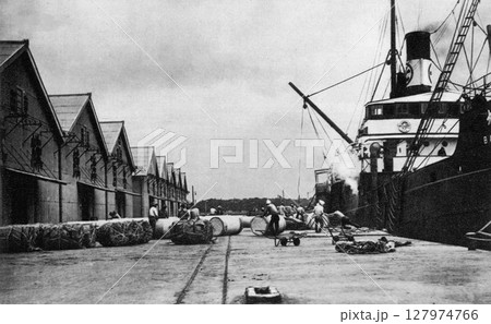 古写真 1932年 東京港の芝浦埠頭(芝浦桟橋) 古写真 1932年 東京港の芝浦埠頭(芝浦桟橋) 127974766