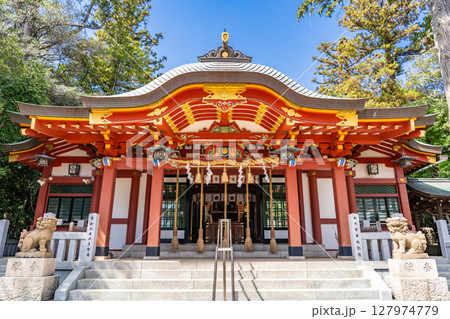泣き相撲の越木岩神社（子宝、安産祈願の神）拝殿（御神体は甑岩）　西宮市甑岩町 127974779
