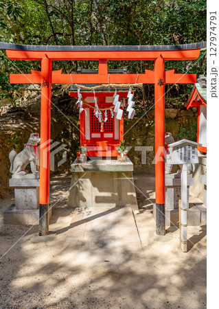 泣き相撲の越木岩神社(子宝、安産祈願の神)稲荷社(白玉稲荷大神) 西宮市甑岩町 泣き相撲の越木岩神社(子宝、安産祈願の神)稲荷社(白玉稲荷大神) 西宮市甑岩町 127974791