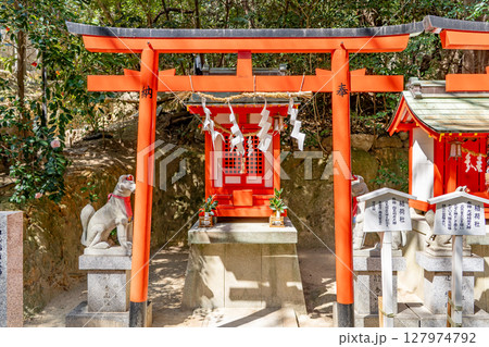 泣き相撲の越木岩神社(子宝、安産祈願の神)稲荷社(白玉稲荷大神) 西宮市甑岩町 泣き相撲の越木岩神社(子宝、安産祈願の神)稲荷社(白玉稲荷大神) 西宮市甑岩町 127974792