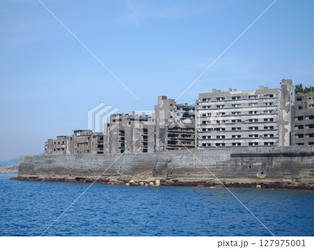 軍艦島の観光クルーズからの外観写真 127975001