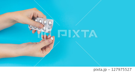 Pill Blister on Color Background, Silver Medicine Capsule Package, Drugs Packaging, Pill Pack 127975527