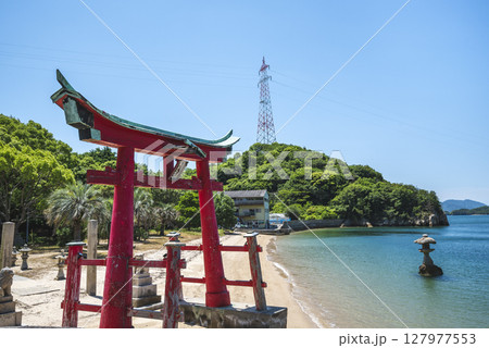 岩子島厳島神社の大鳥居 広島県尾道市 岩子島厳島神社の大鳥居 広島県尾道市 127977553