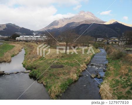 水路と暮らしの間 ― 湯布院デルタの懐にて 水路と暮らしの間 ― 湯布院デルタの懐にて 127977810