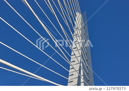 Cable bridge detail 127978573