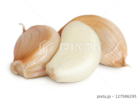 garlic cloves isolated on white background close up. Top view. Flat lay. 127986295