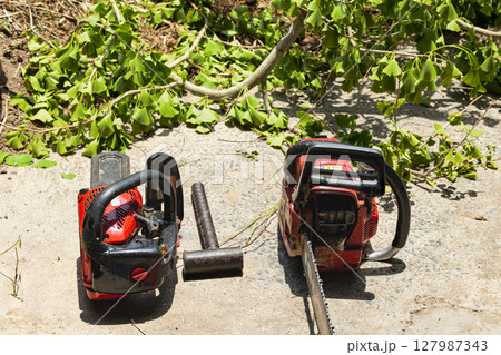 エンジンチェーンソー 127987343