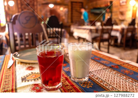 アゼルバイジャン旅行：レトロな飲食店の風景 127988272