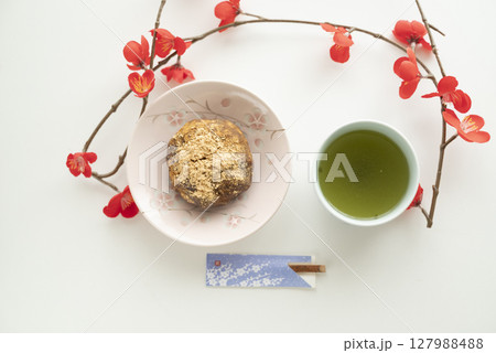 美味しそうな和菓子 127988488