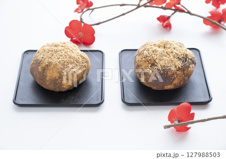 美味しそうな和菓子 127988503