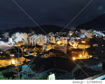 雲間に煙、谷間に灯 ― 鉄輪温泉 夜の息吹 雲間に煙、谷間に灯 ― 鉄輪温泉 夜の息吹 127988542