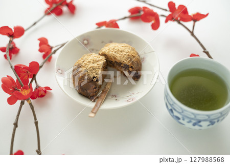 美味しそうな和菓子 127988568