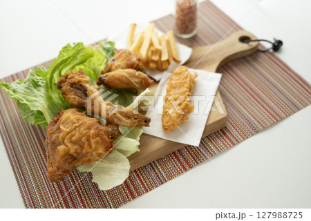 みんな大好きフライドチキン みんな大好きフライドチキン 127988725