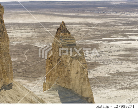 カザフスタン・ウスチュルト台地 ボスジラの奇岩 / Bosjira, Mangystau カザフスタン・ウスチュルト台地 ボスジラの奇岩 / Bosjira, Mangystau 127989271