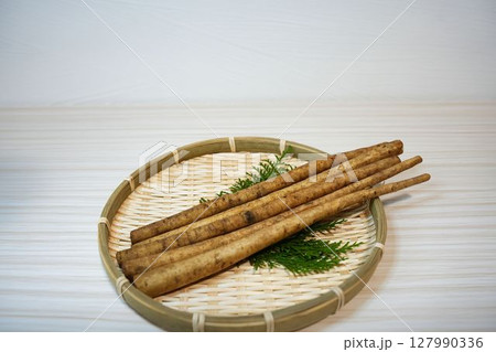 新鮮なごぼう 新鮮なごぼう 127990336