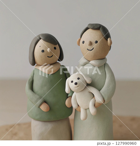 仲良し夫婦とワンちゃん-1(clay) 127990960