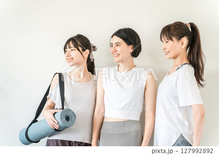ヨガの仲間・ヨガ教室・ピラティス・ワークアウト・ダイエット・家族・友達 ヨガの仲間・ヨガ教室・ピラティス・ワークアウト・ダイエット・家族・友達 127992892