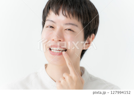 審美歯科　男性　デンタルケア 127994152