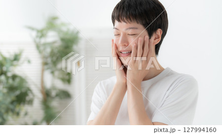 メンズビューティー　美容男子 127994160