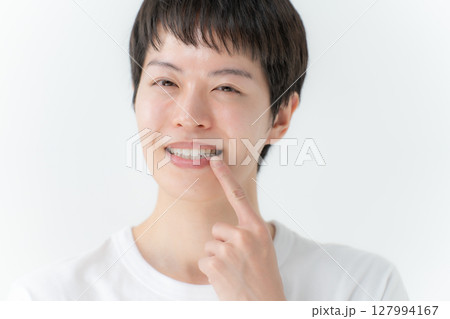 審美歯科　男性　デンタルケア 127994167