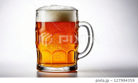 グラス入りビールのイメージ 余白 16:9サイズ AI生成素材 グラス入りビールのイメージ 余白 16:9サイズ AI生成素材 127994359