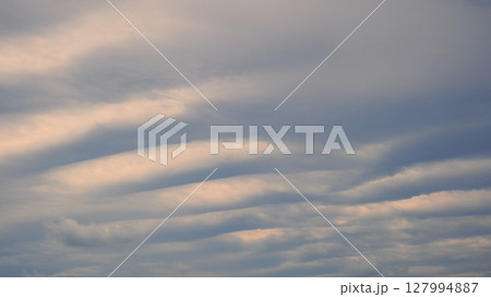 曇り空 127994887