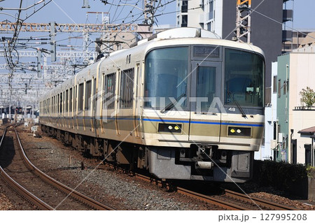 【JR西日本】221系（梅田貨物線：西九条〜大阪） 127995208