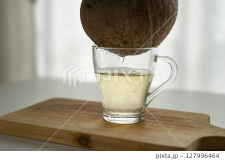 オールドココナッツの実 127996464