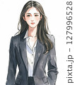 スーツを着た女性 127996528