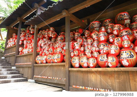 勝尾寺 勝ちダルマ奉納棚 勝尾寺 勝ちダルマ奉納棚 127996988
