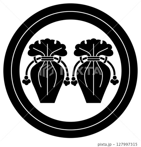 家紋です。二重輪に並び瓶子と言います。 家紋です。二重輪に並び瓶子と言います。 127997315